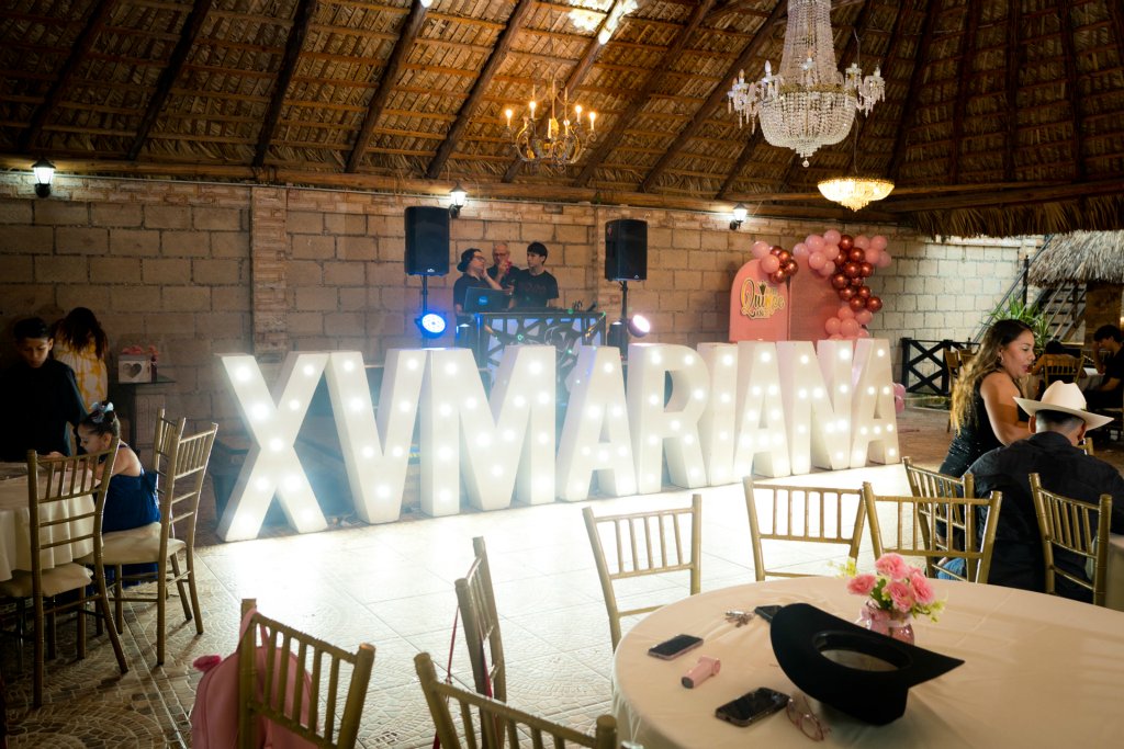 Recuerdo de XV años: M 35