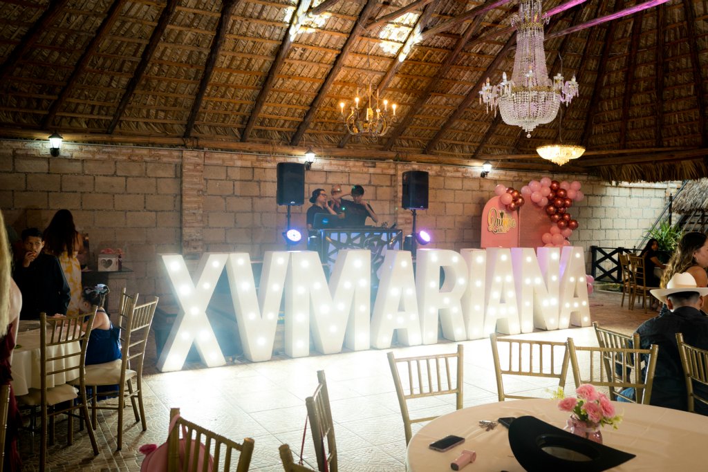 Recuerdo de XV años: M 36